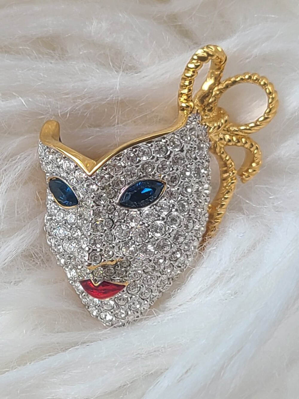 Swarovski Crystal Mask Brooch with Blue Eyes and Red Lips- Excellent Condition